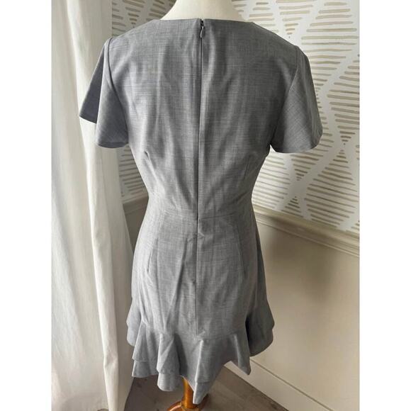 Banana Republic Size 8 Petite Business Casual Gray Light Fit Flare Ruffle Dress - Picture 4 of 6